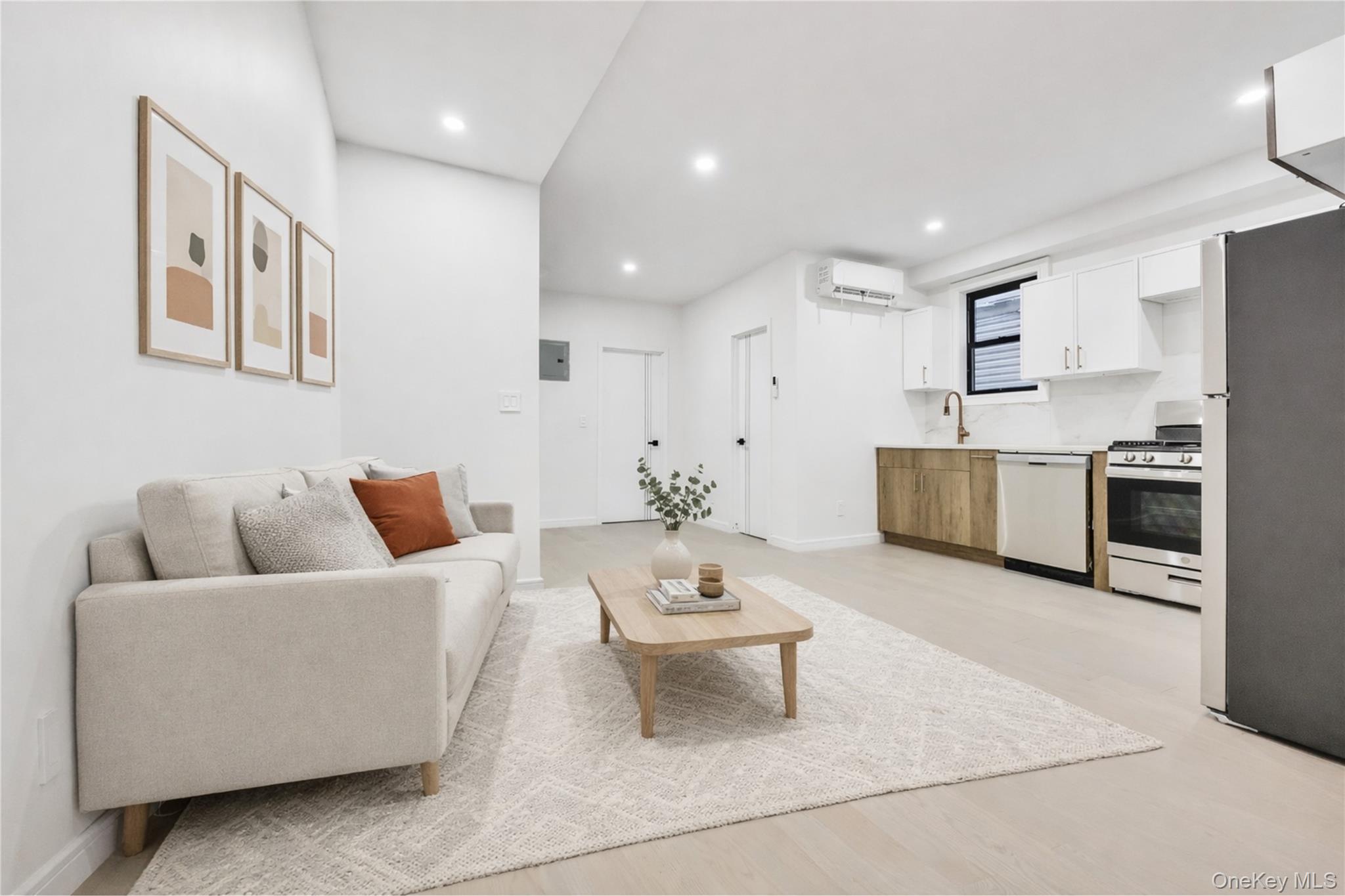 #16 photo, 1024 East 226 Street, Bronx , NY 10466