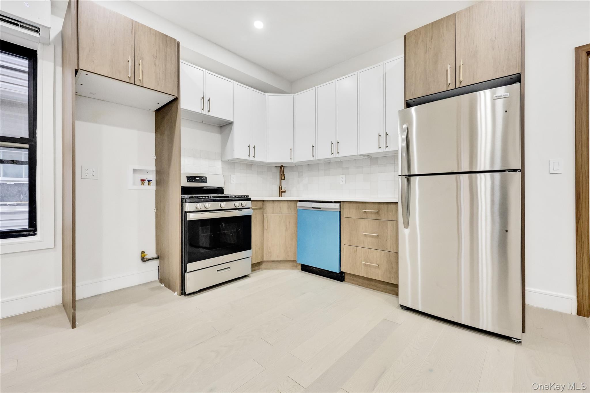 #9 photo, 1024 East 226 Street, הברונקס Bronx , NY 10466