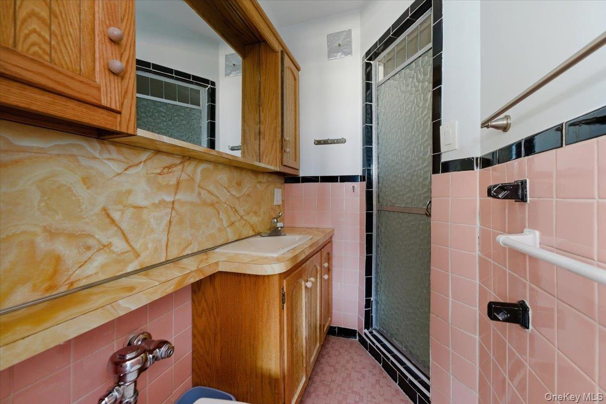 #11 photo, 560 W Broadway, Long Beach , NY 11561