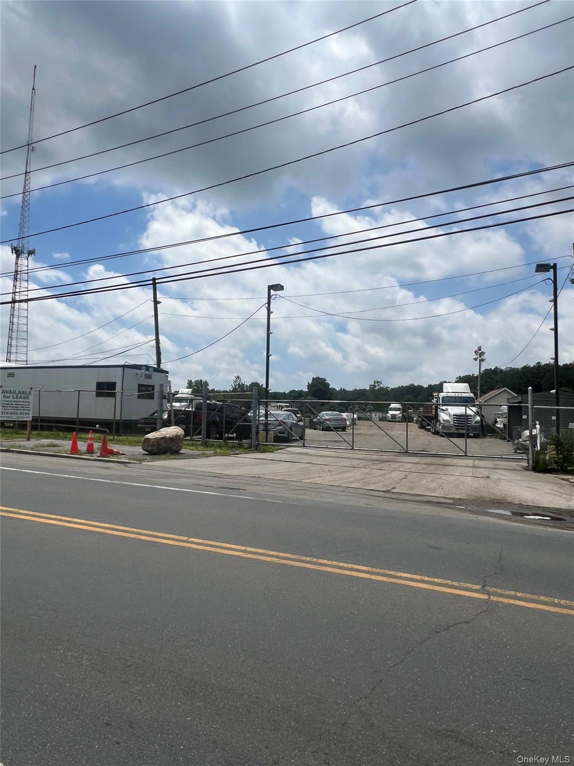 #2 photo, 926 Crooked Hill Road, Саффолк ‖ Brentwood , NY 11717