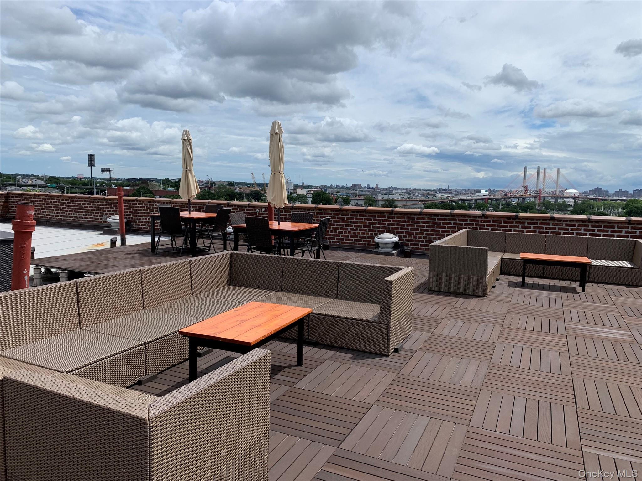 #5 photo, 5015 39th Street, كوينز Sunnyside , NY 11104