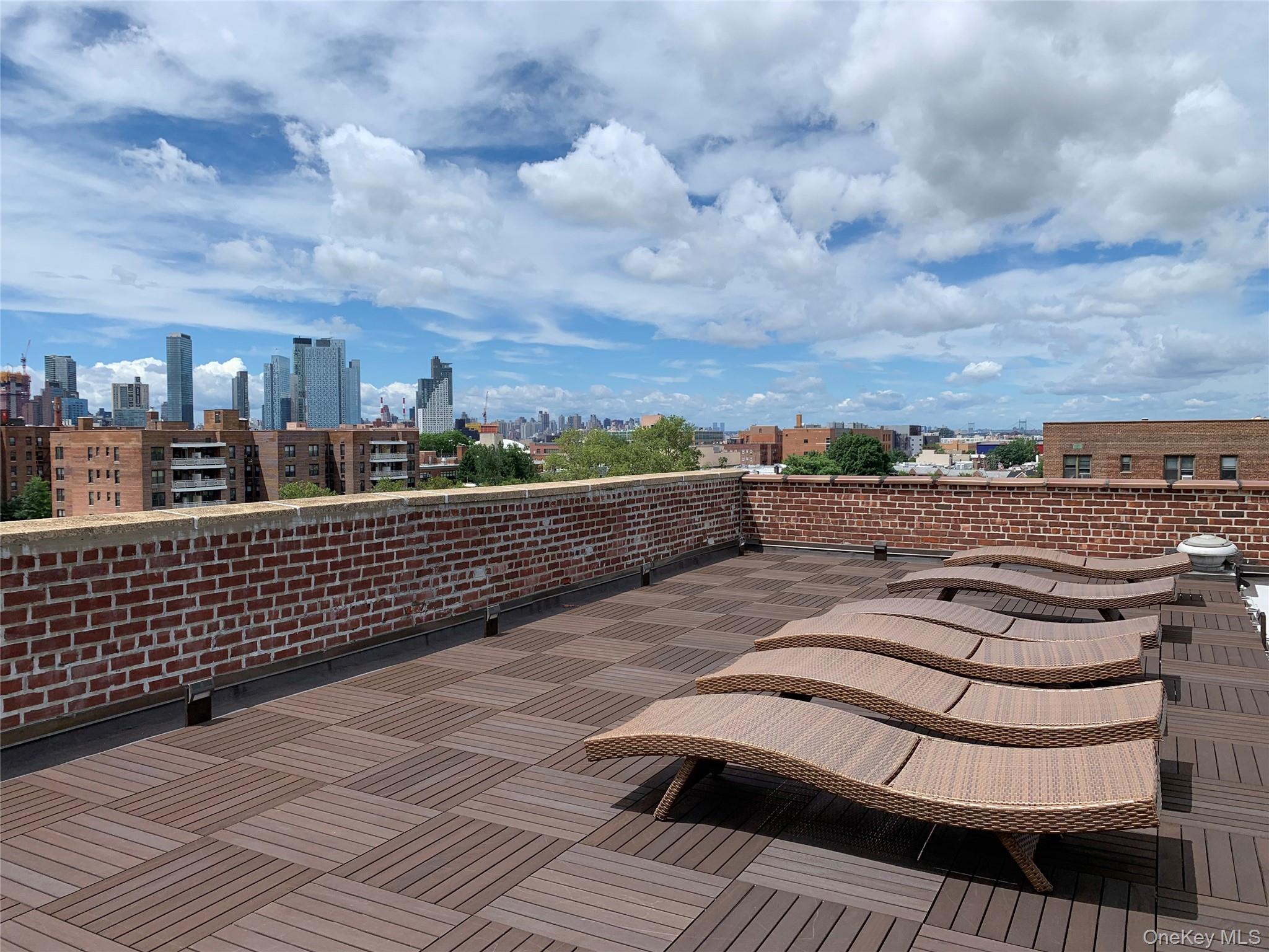 #6 photo, 5015 39th Street, كوينز Sunnyside , NY 11104