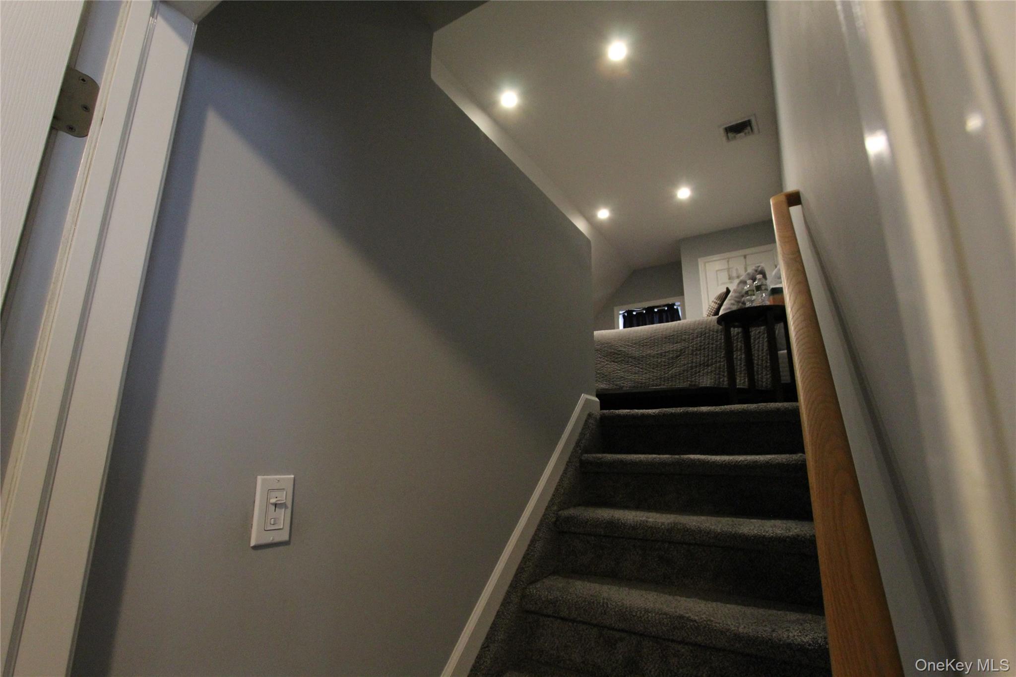 #11 photo, 275 Railroad Avenue, सफ़ोक काउंटी Center Moriches , NY 11934