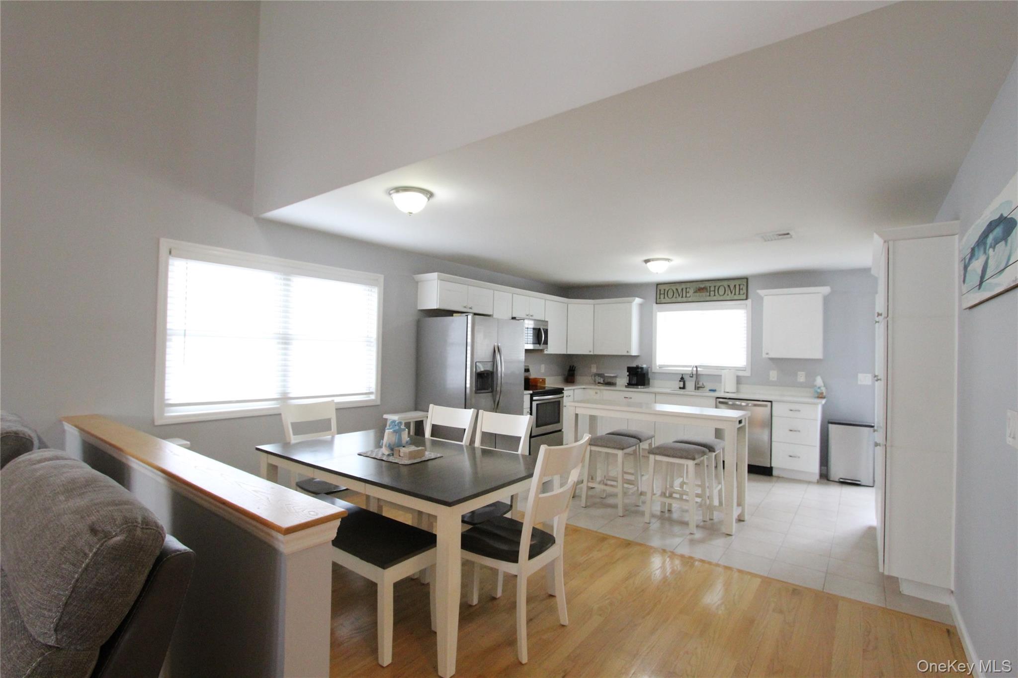 #4 photo, 275 Railroad Avenue, सफ़ोक काउंटी Center Moriches , NY 11934