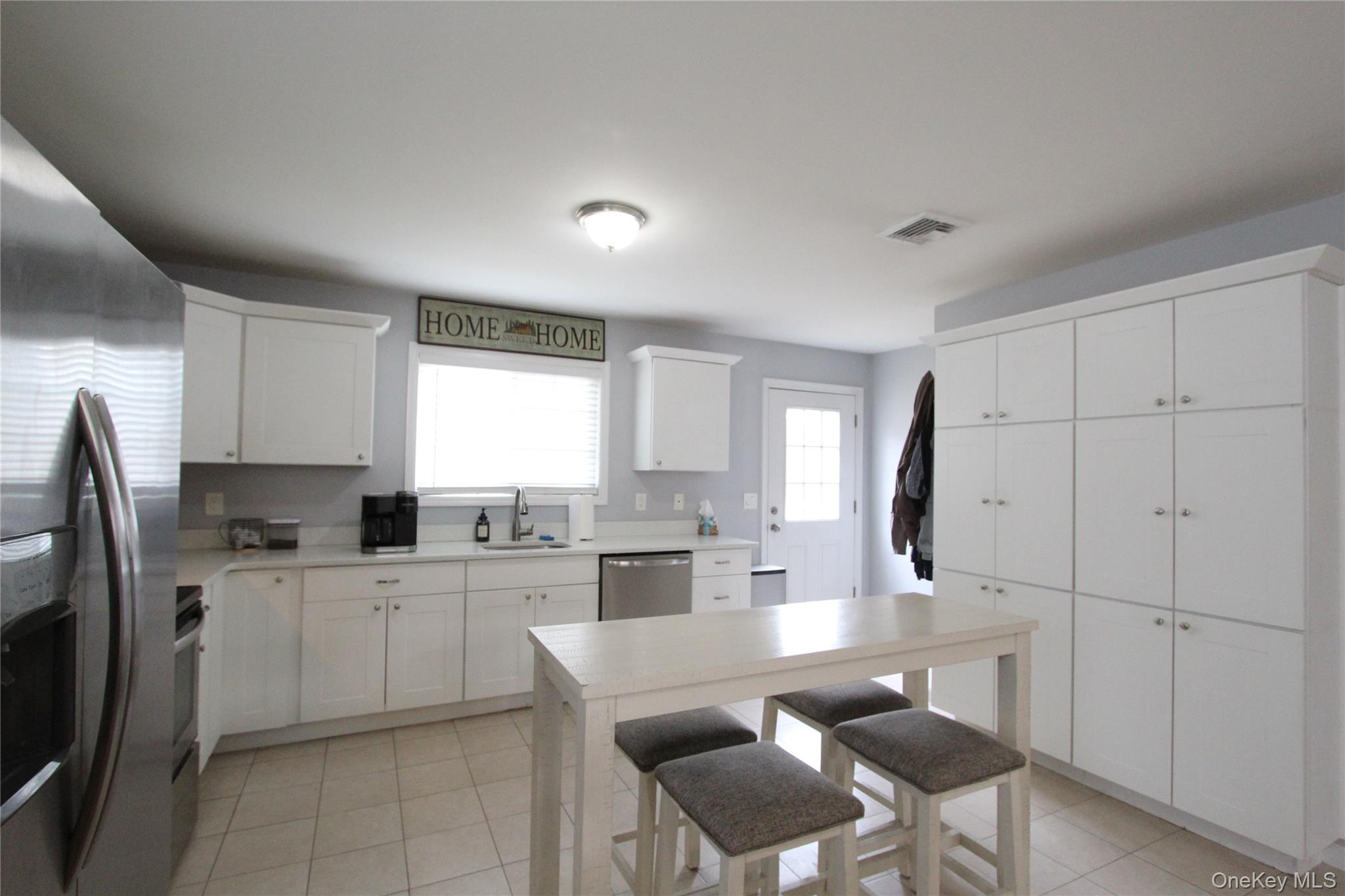 #6 photo, 275 Railroad Avenue, सफ़ोक काउंटी Center Moriches , NY 11934