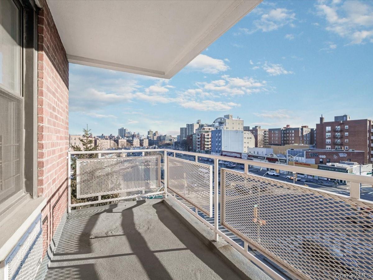 #19 photo, 100-25 QUEENS BLVD, קווינס Forest Hills , NY 11375