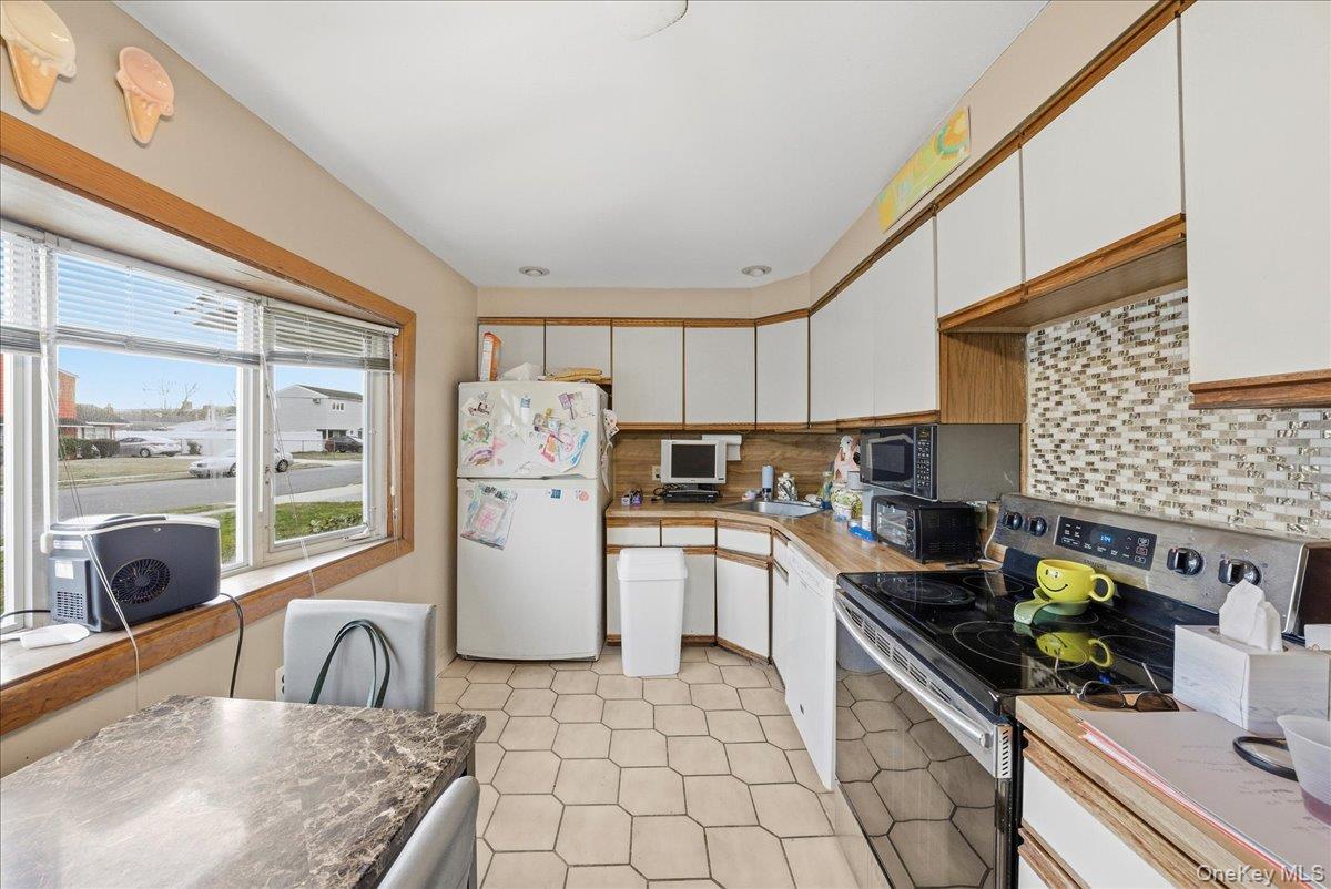 #17 photo, 17 Wilson Lane, מחוז נסאו Bethpage , NY 11714