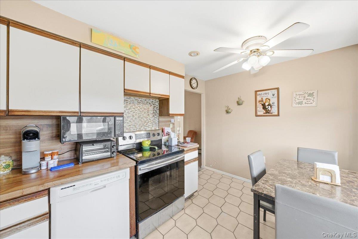 #18 photo, 17 Wilson Lane, מחוז נסאו Bethpage , NY 11714