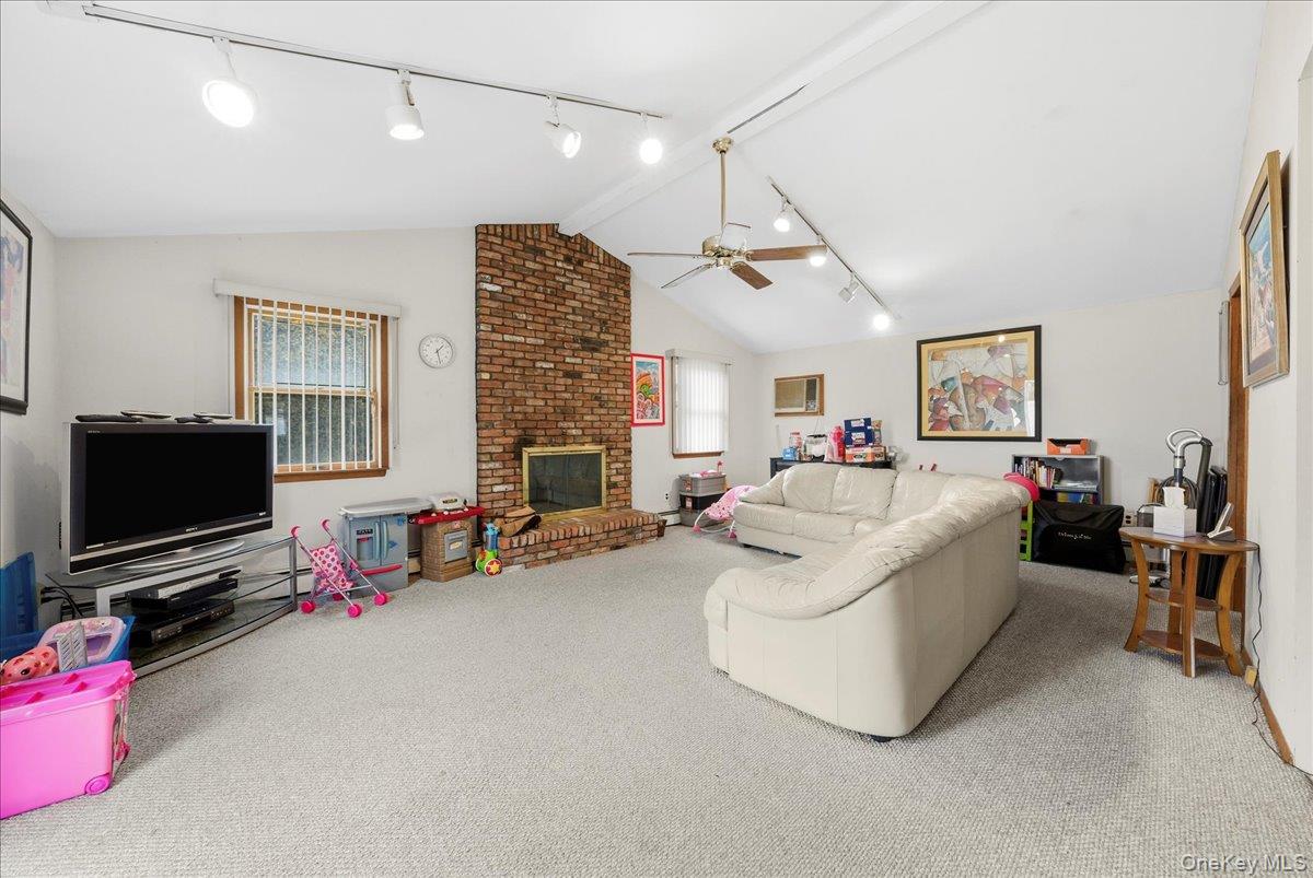 #9 photo, 17 Wilson Lane, מחוז נסאו Bethpage , NY 11714