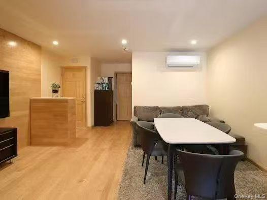 #3 photo, 50-48 46th Street, कुईंस Woodside , NY 11377