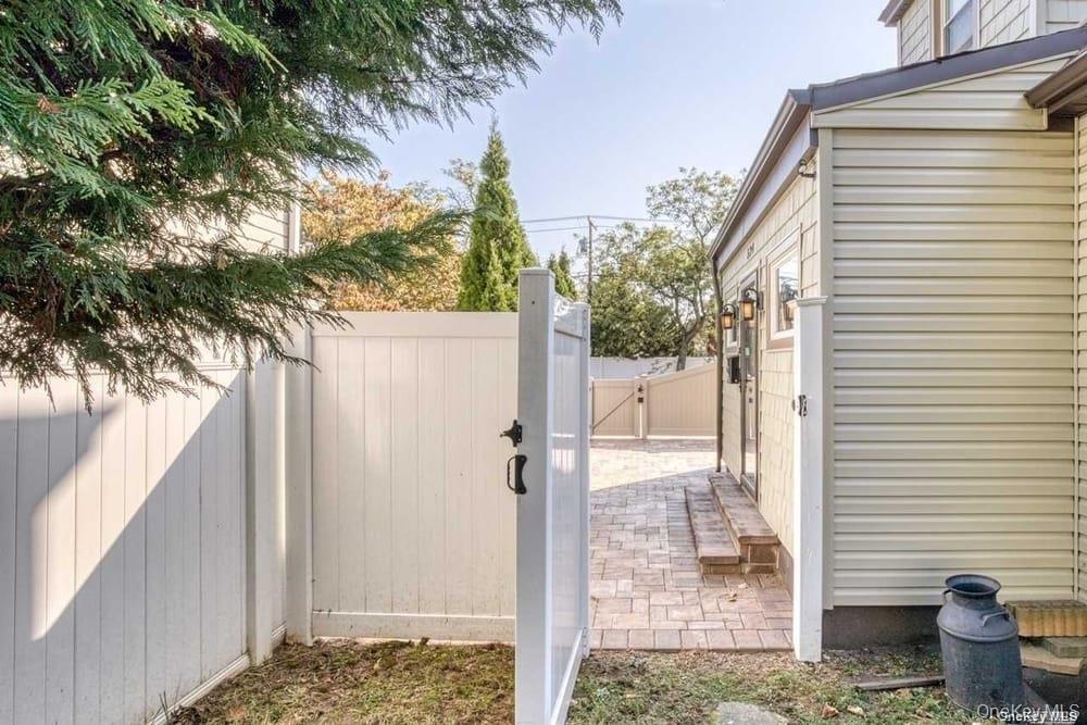 #3 photo, 524 Central Avenue, 롱 아일랜드 Bethpage , NY 11714