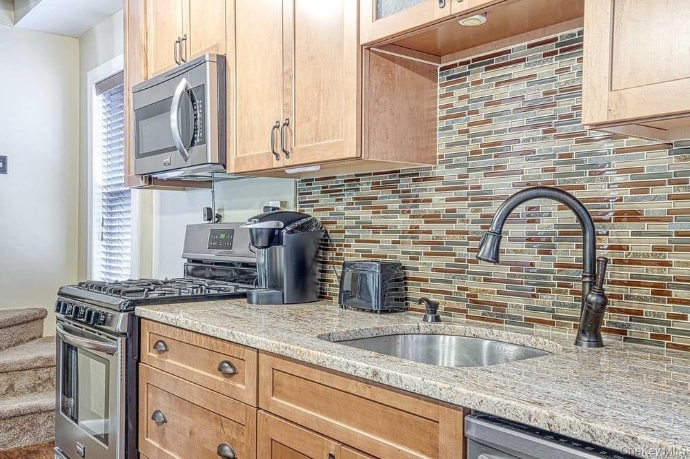 #8 photo, 524 Central Avenue, 롱 아일랜드 Bethpage , NY 11714