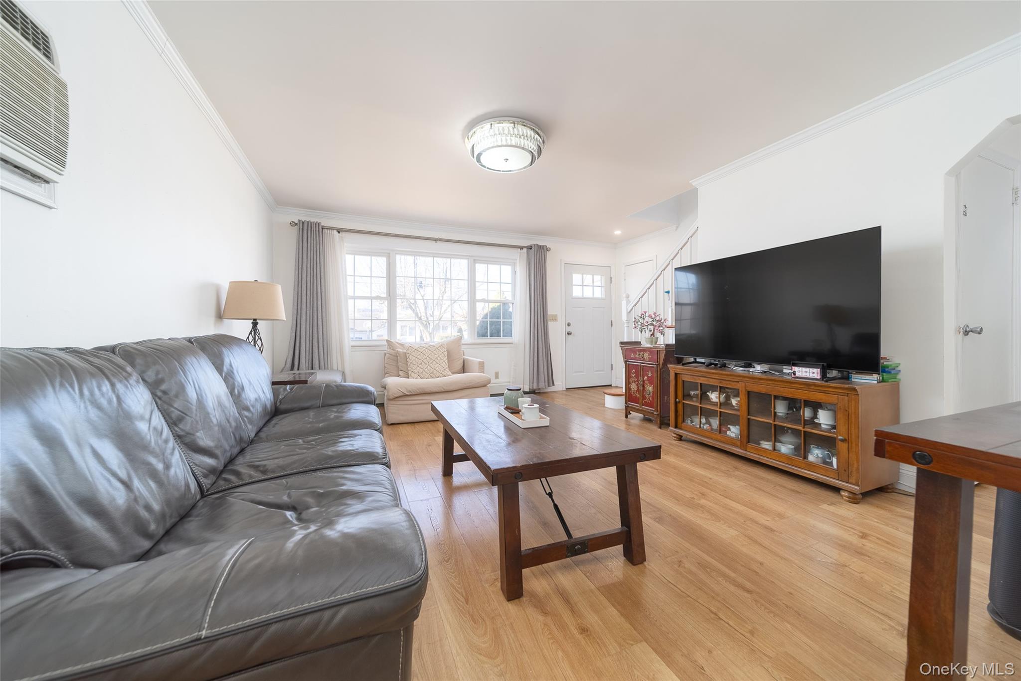 #3 photo, 57 Chaffee Avenue, 롱 아일랜드 Albertson , NY 11507