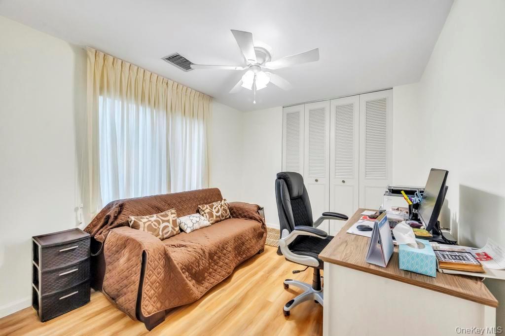 #20 photo, 113 Birchwood Road, सफ़ोक काउंटी Coram , NY 11727