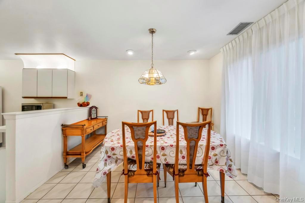 #5 photo, 113 Birchwood Road, सफ़ोक काउंटी Coram , NY 11727