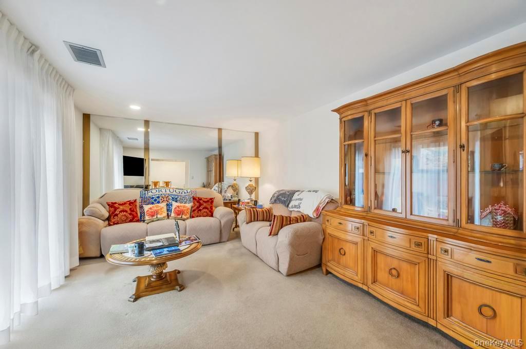 #7 photo, 113 Birchwood Road, सफ़ोक काउंटी Coram , NY 11727