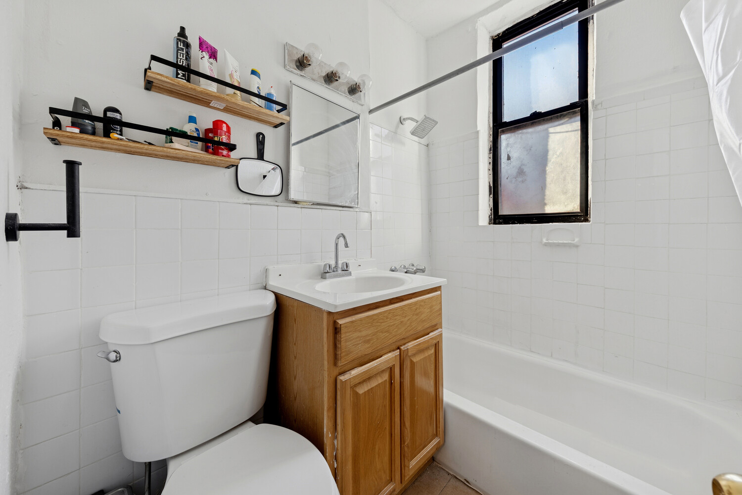 #5 photo, 172 E 112TH Street, מנהטן East Harlem , NY 10029