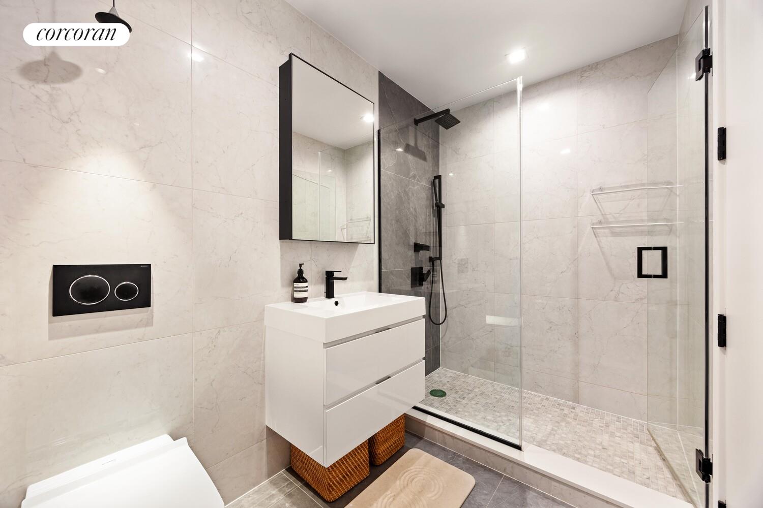 #7 photo, 906 BERGEN Street, הברונקס Crown Heights , NY 11238