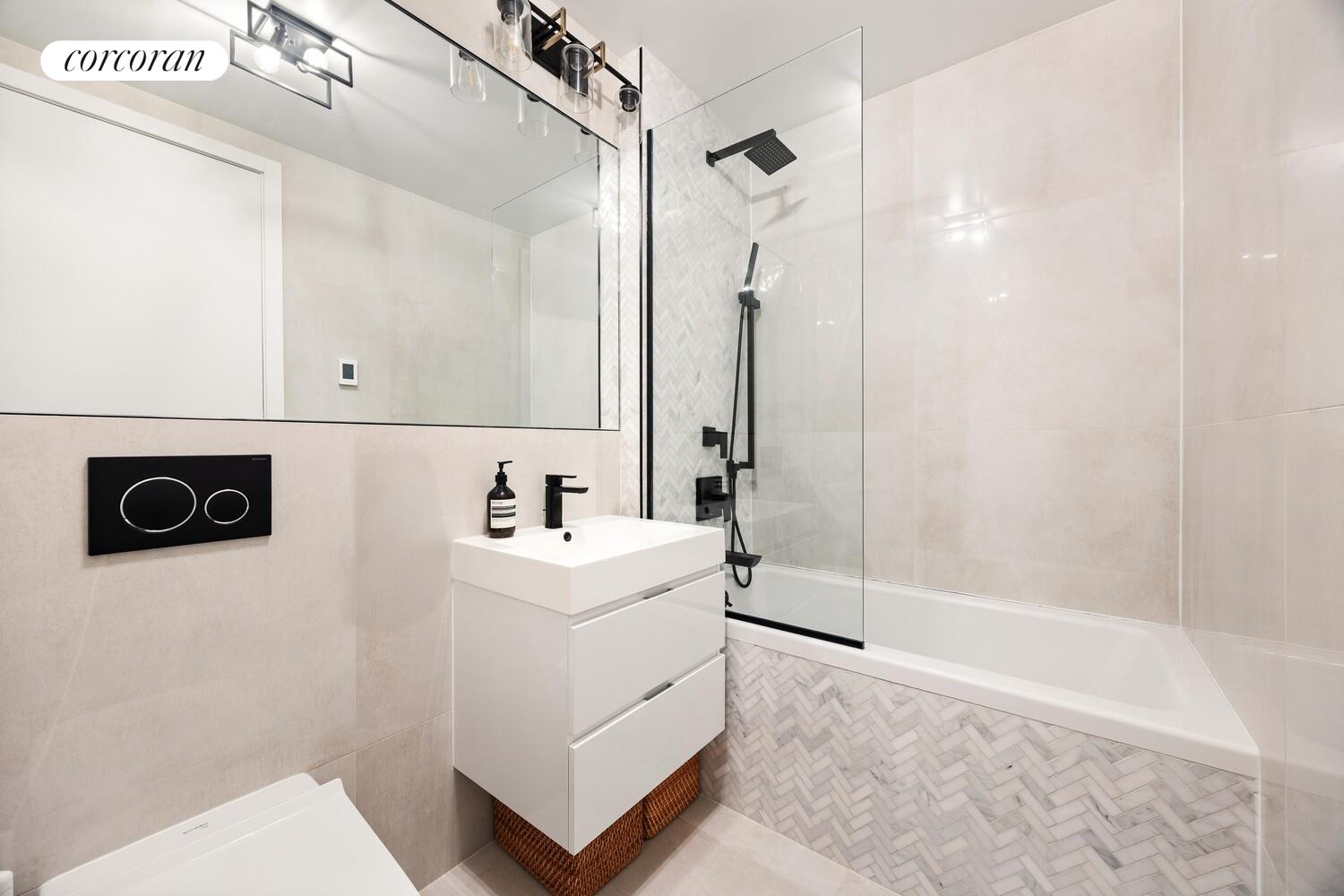 #9 photo, 906 BERGEN Street, הברונקס Crown Heights , NY 11238