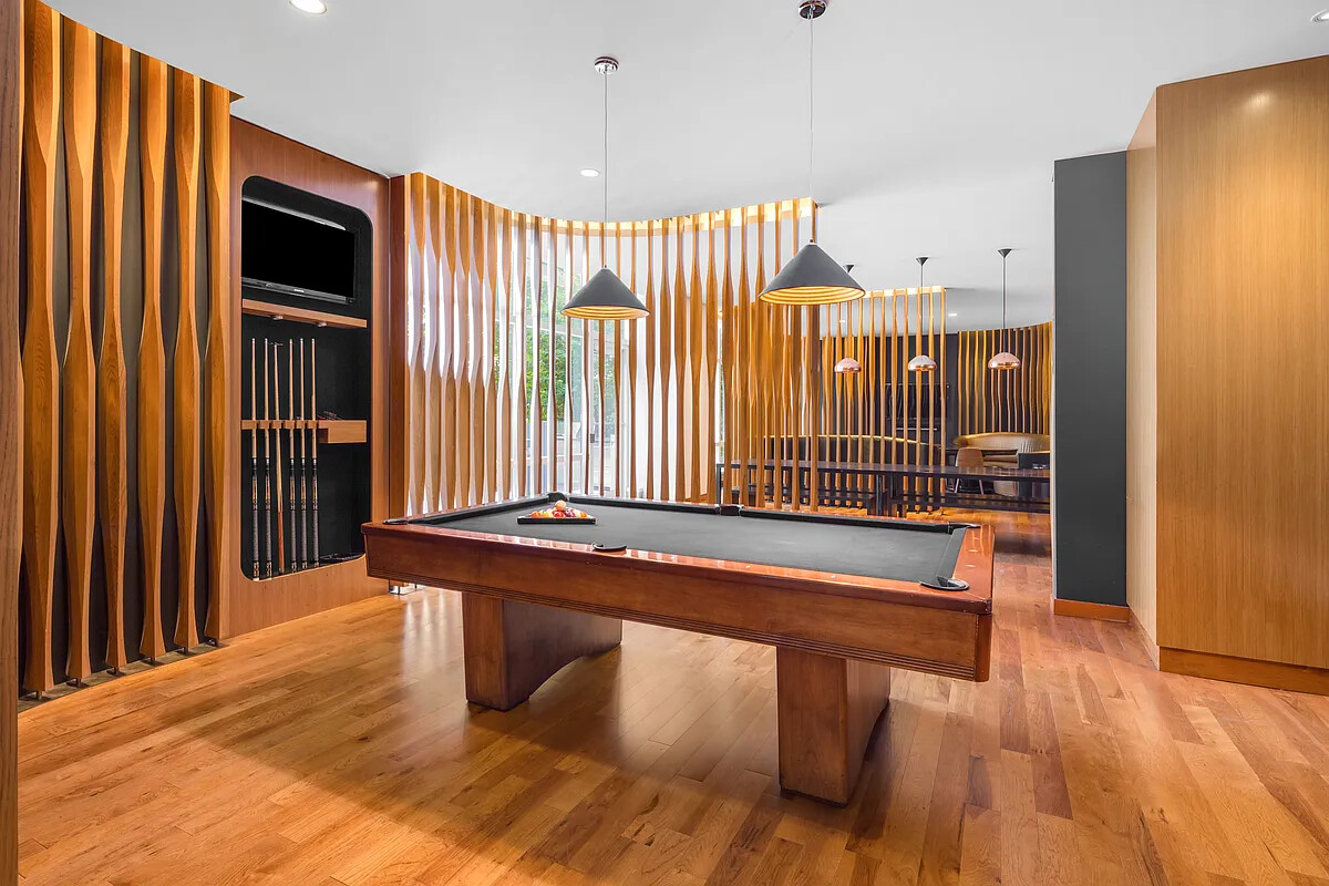 #15 photo, 460 W 42ND Street, Hell's Kitchen , NY 10036