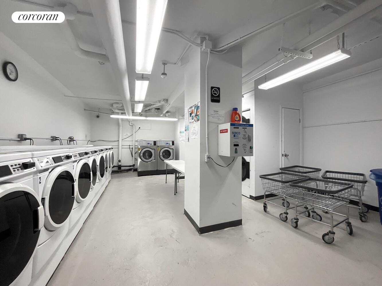 #19 photo, Astoria, कुईंस Astoria , NY 11103