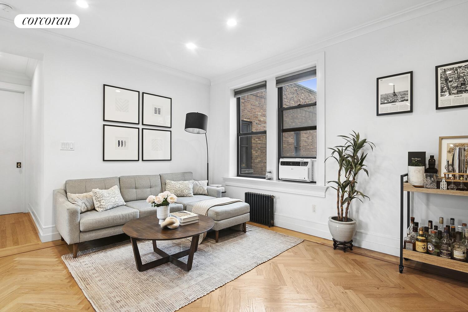 #3 photo, Astoria, कुईंस Astoria , NY 11103