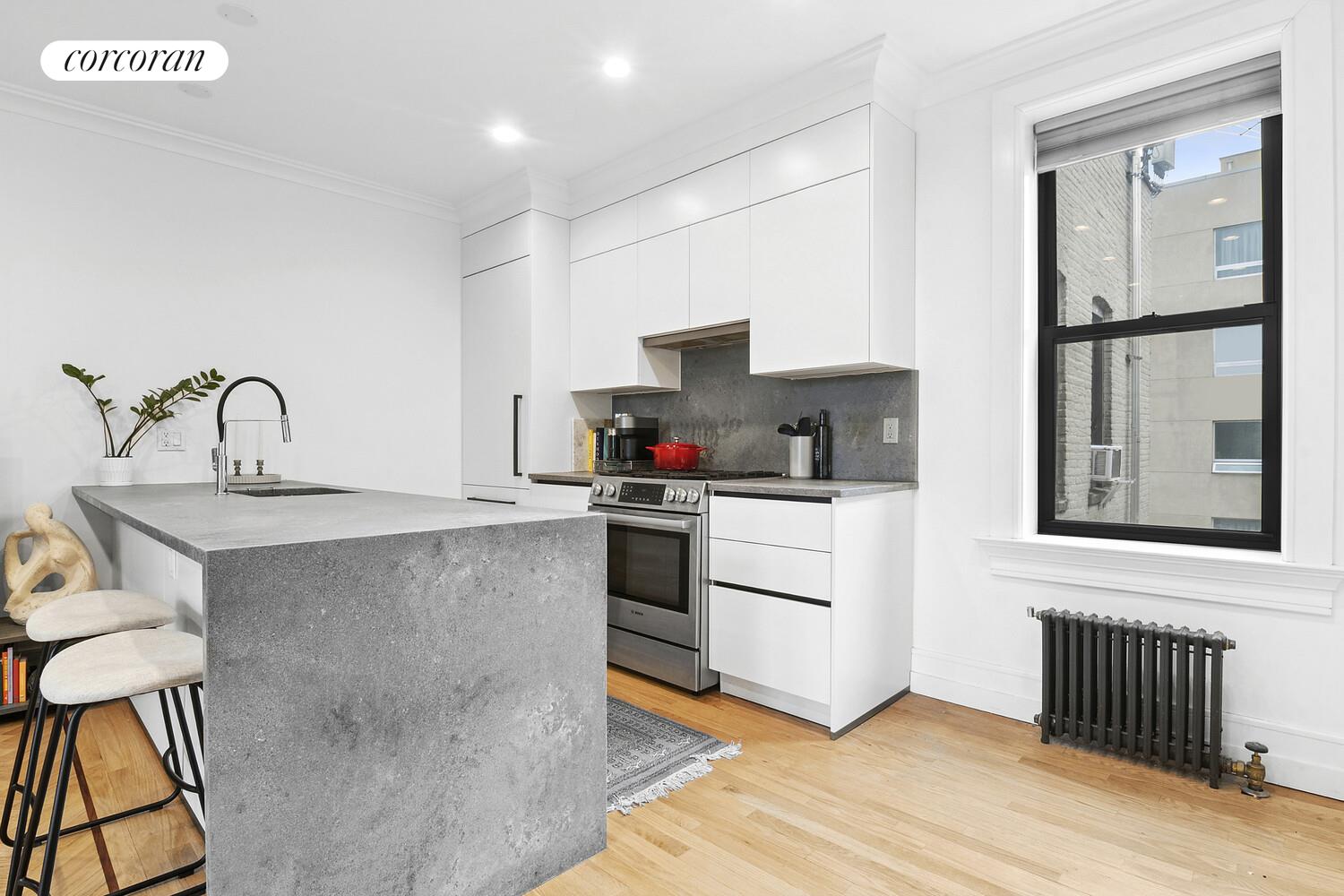 #4 photo, Astoria, कुईंस Astoria , NY 11103