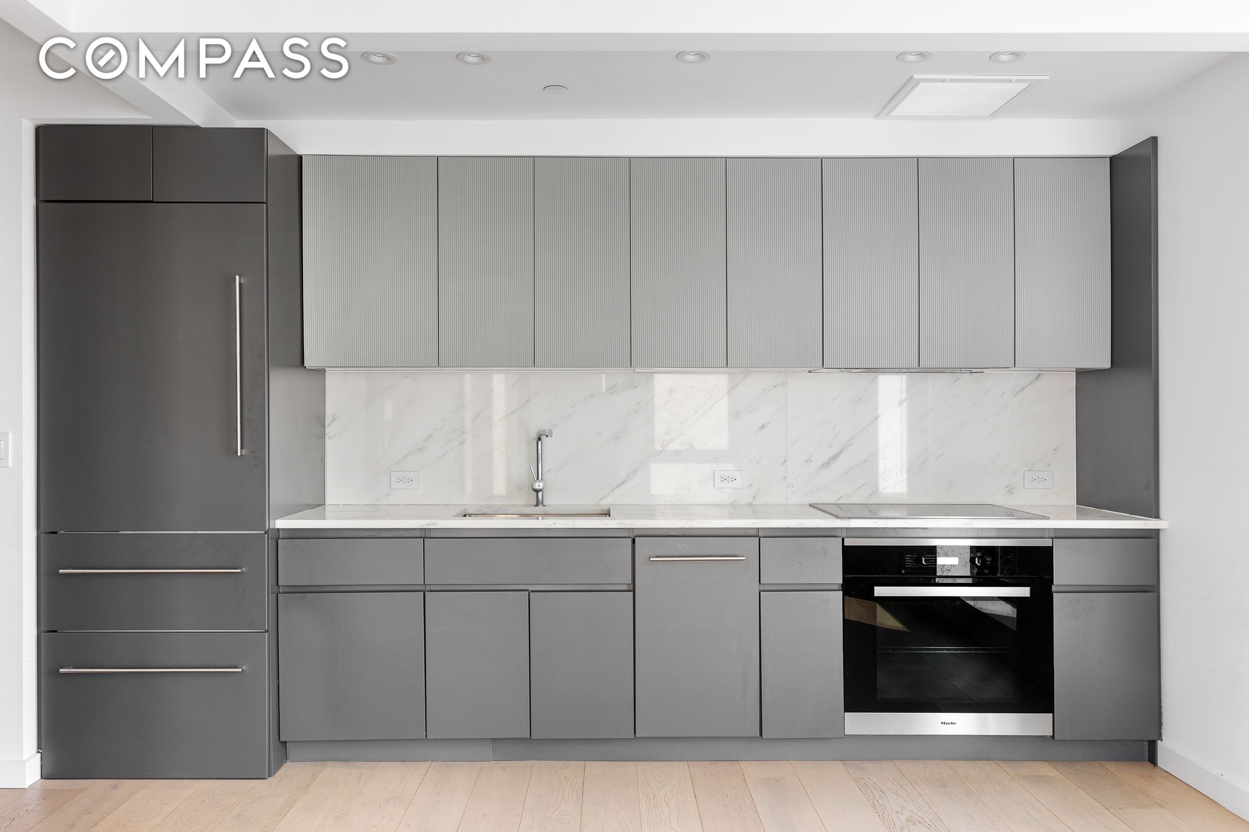 #4 photo, 300 W 30th Street, Chelsea , NY 10001