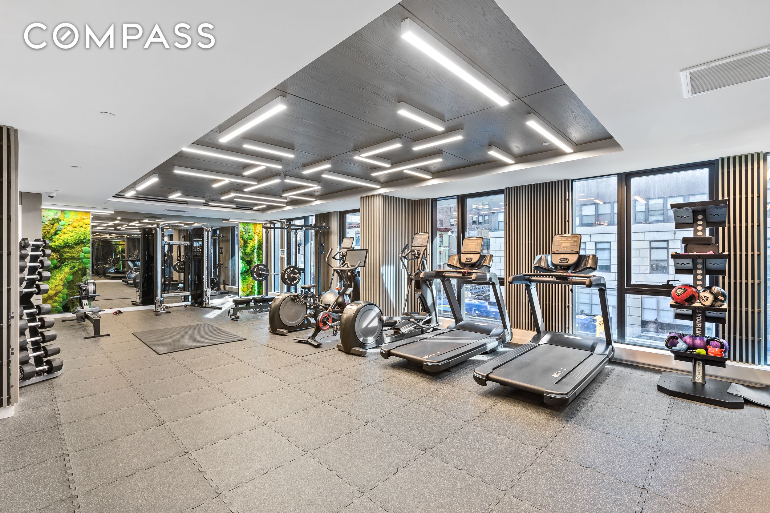 #8 photo, 300 W 30th Street, Chelsea , NY 10001