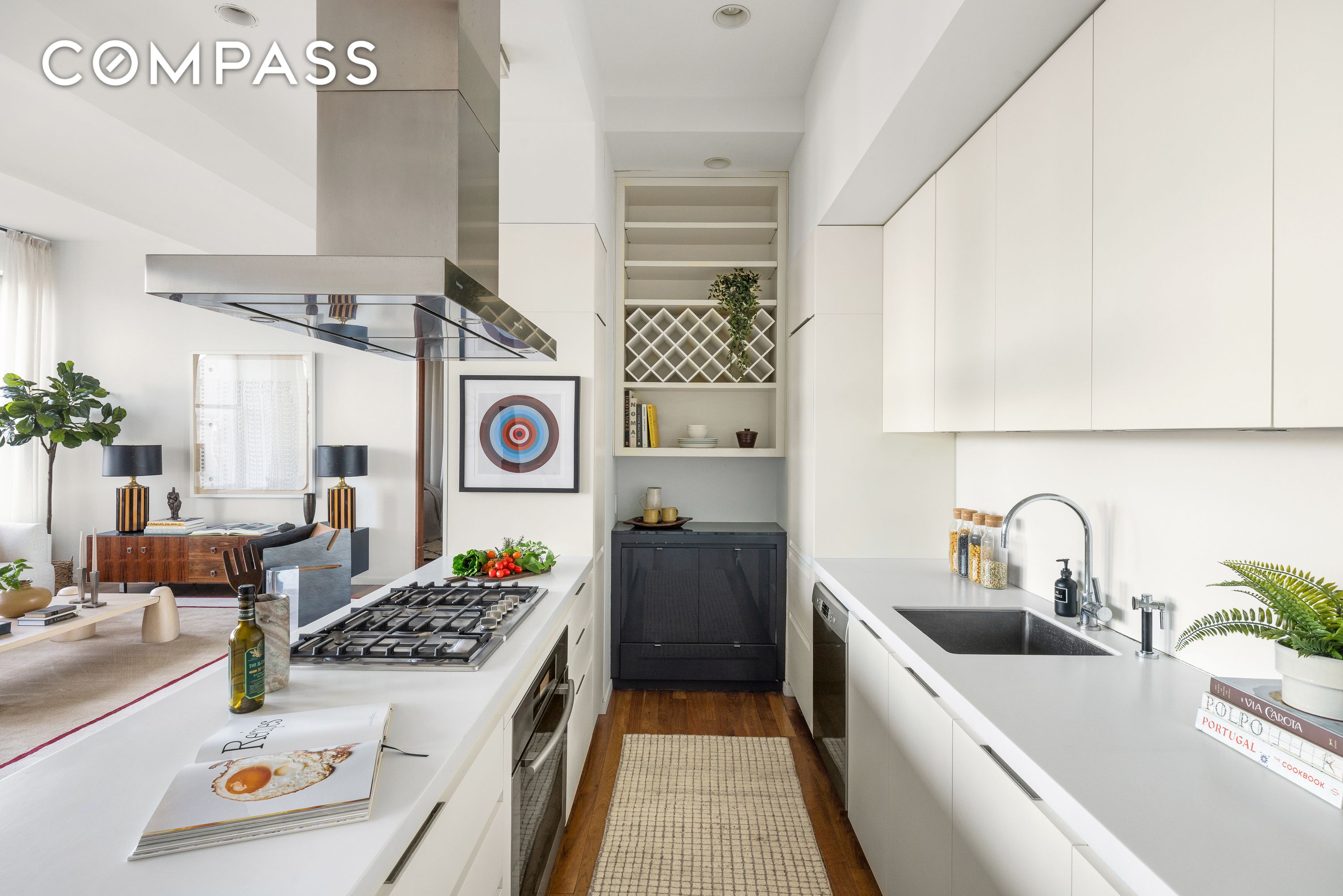 #13 photo, 175 E Broadway, Two Bridges , NY 10002