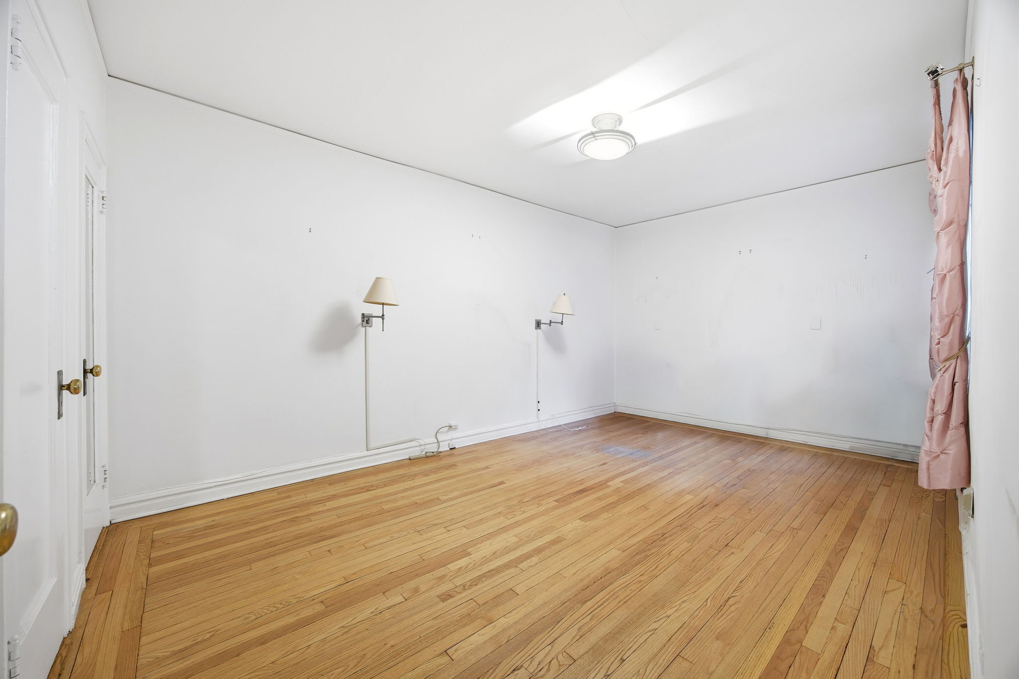 #12 photo, 225 E 74th Street, Upper East Side , NY 10021