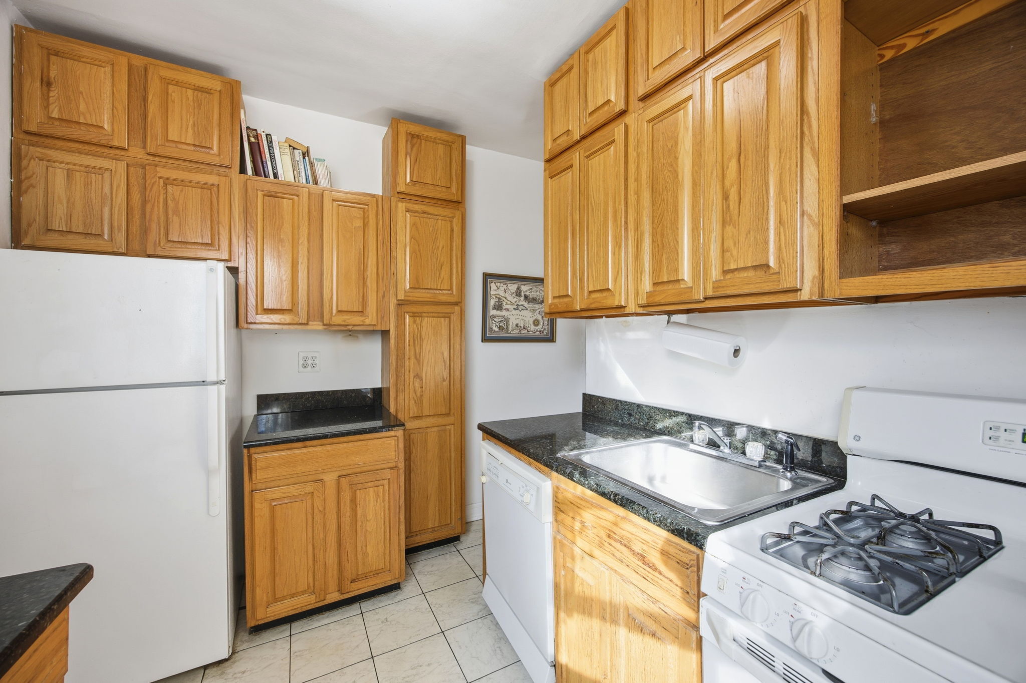 #18 photo, 225 E 74th Street, Upper East Side , NY 10021