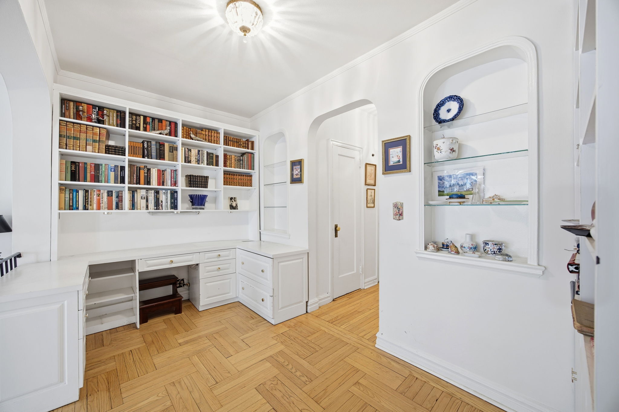 #8 photo, 225 E 74th Street, Upper East Side , NY 10021