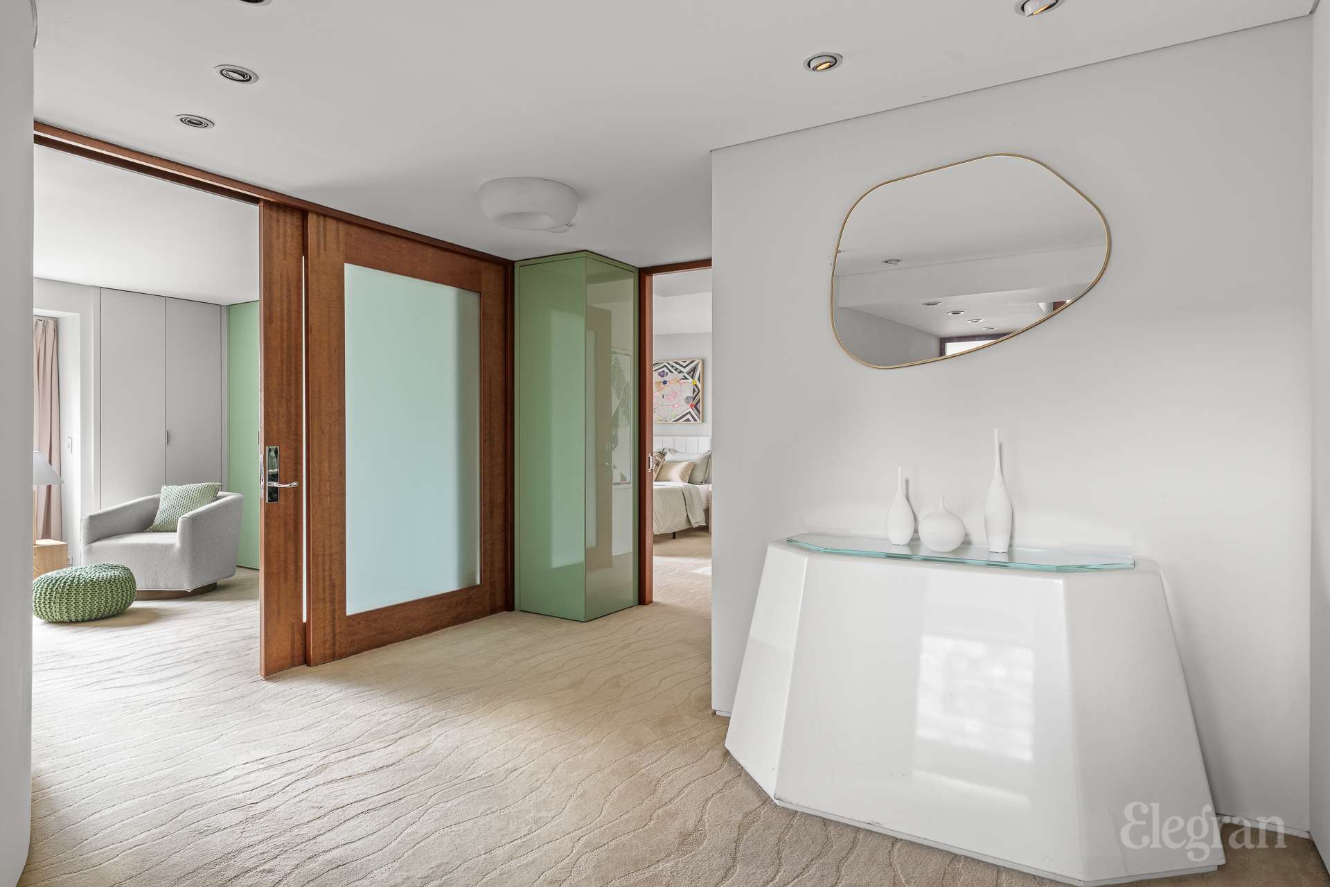 #19 photo, 118 E 60th Street, Midtown East , NY 10022