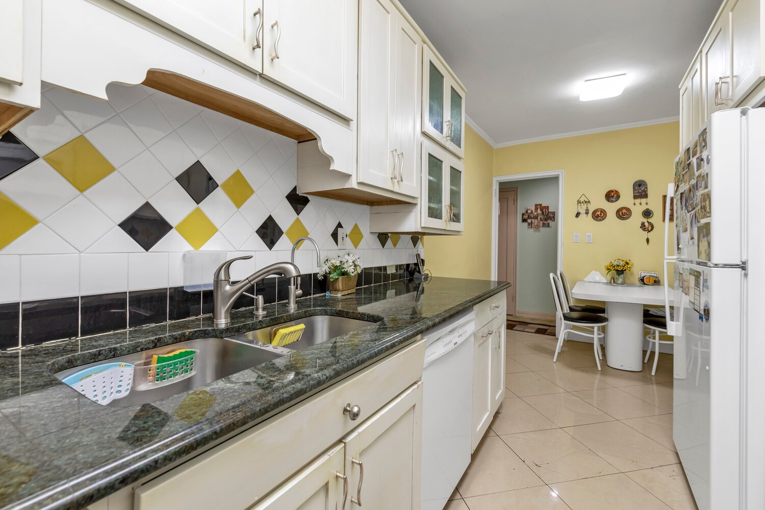 #8 photo, 69-10 YELLOWSTONE Boulevard, Forest Hills , NY 11375