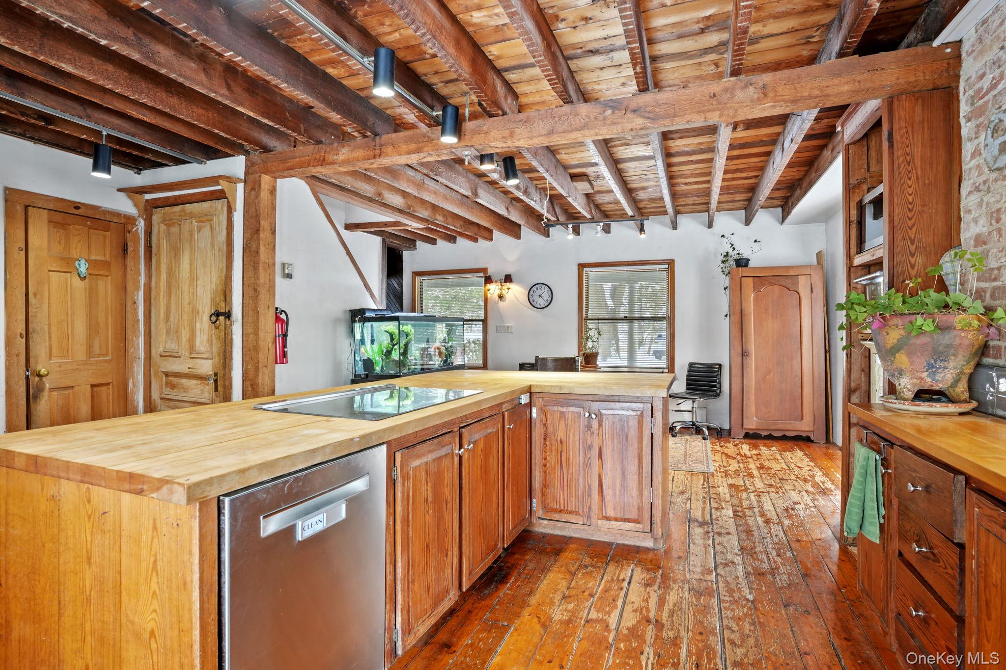 #11 photo, 1780 Strawberry Road, Mohegan Lake , NY 10547