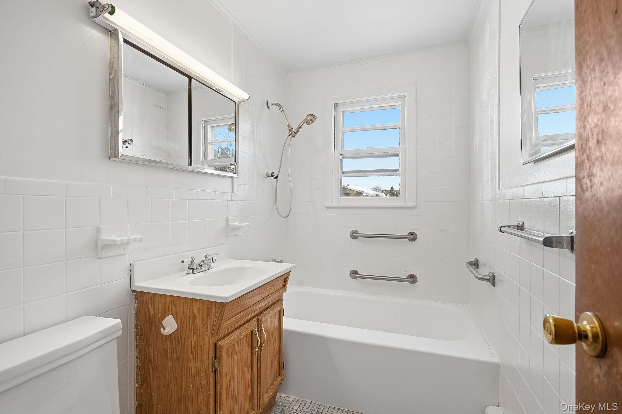 #16 photo, 409 Fenimore Road, Mamaroneck , NY 10543