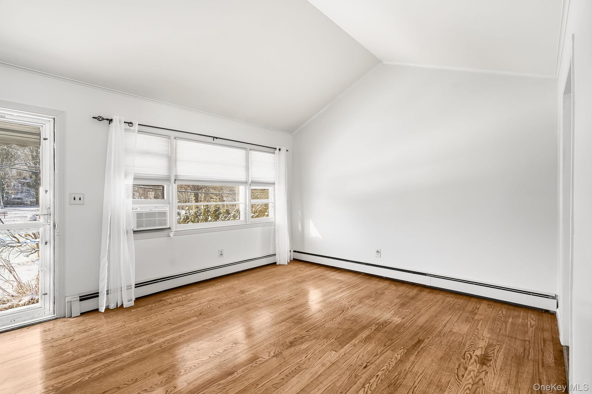 #4 photo, 409 Fenimore Road, Mamaroneck , NY 10543