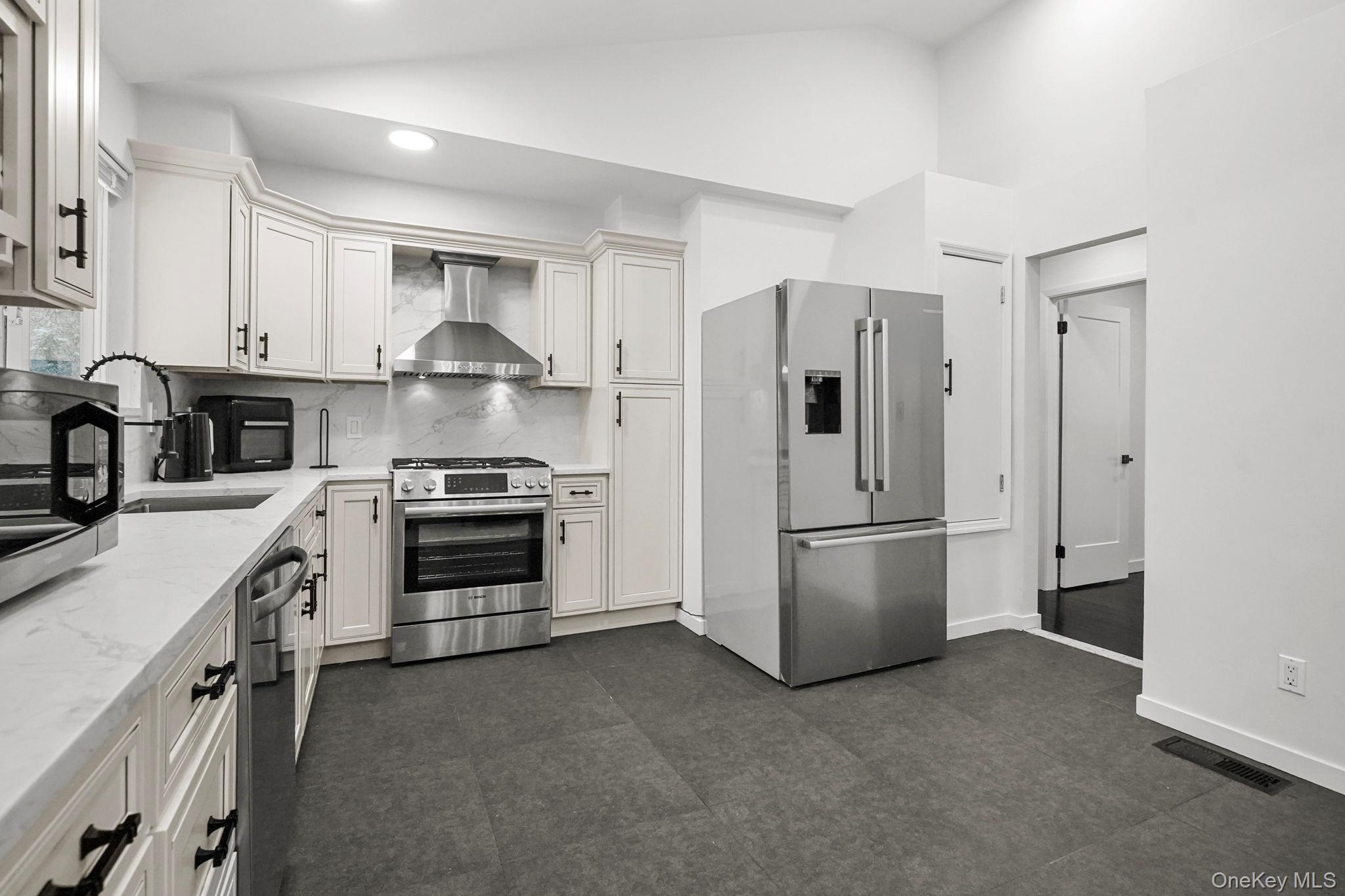 #16 photo, 29 Meadow Lane, Chappaqua , NY 10514