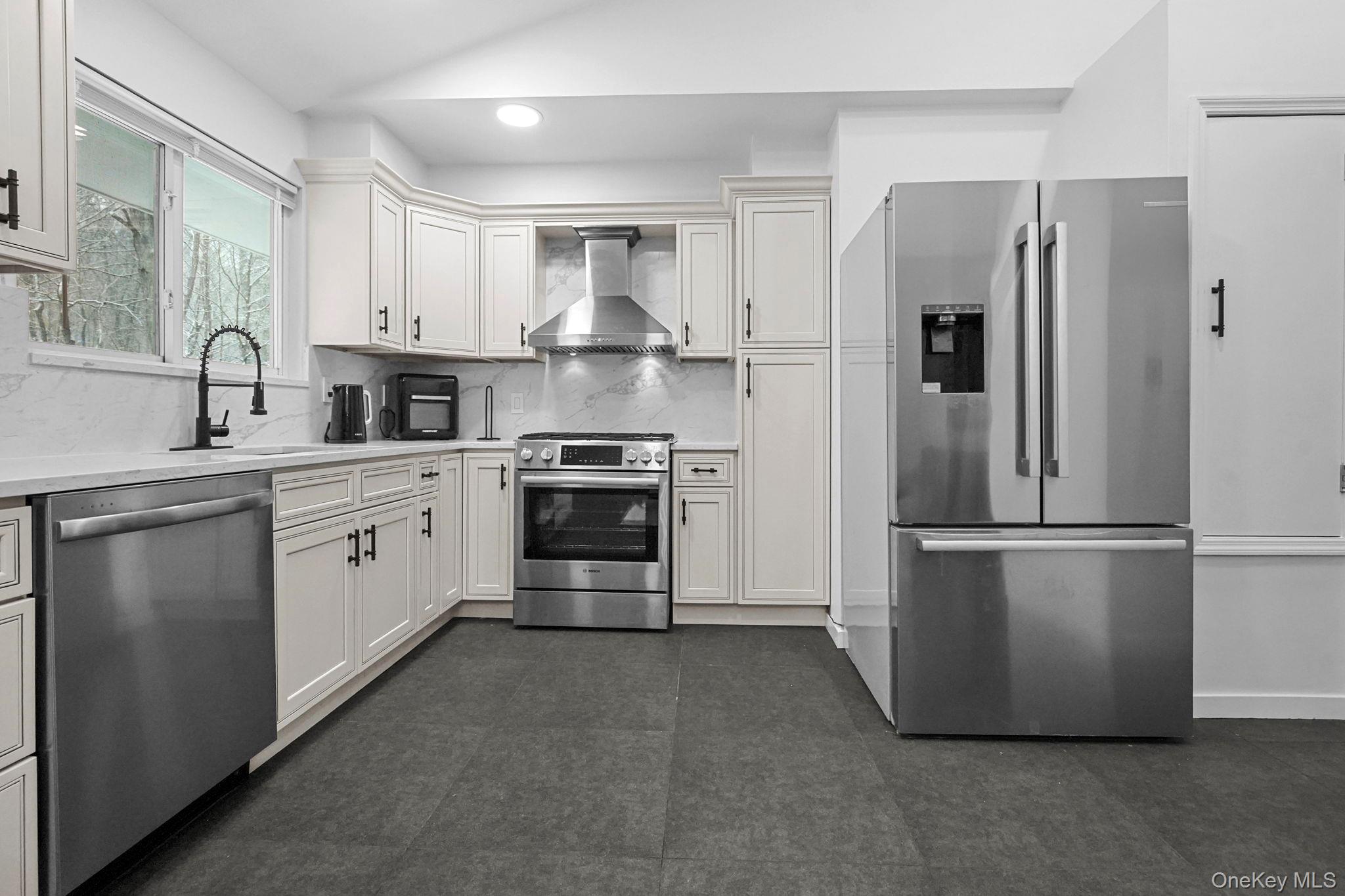 #18 photo, 29 Meadow Lane, Chappaqua , NY 10514