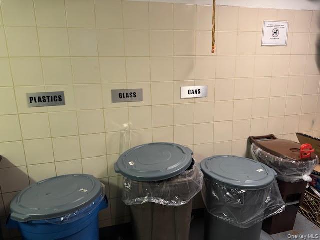 #18 photo, 3017 Riverdale Avenue, Bronx , NY 10463