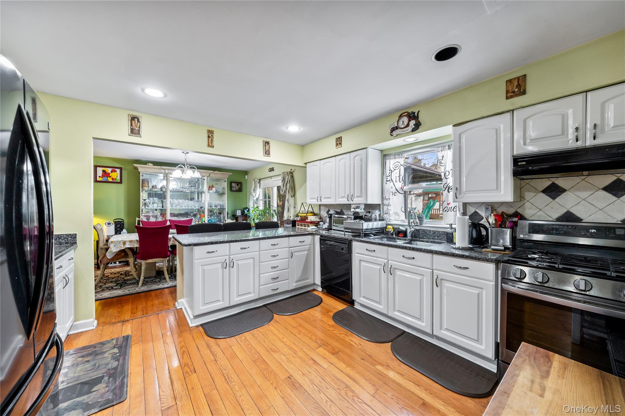 #11 photo, 18 Oxford Court, Hillcrest , NY 10977