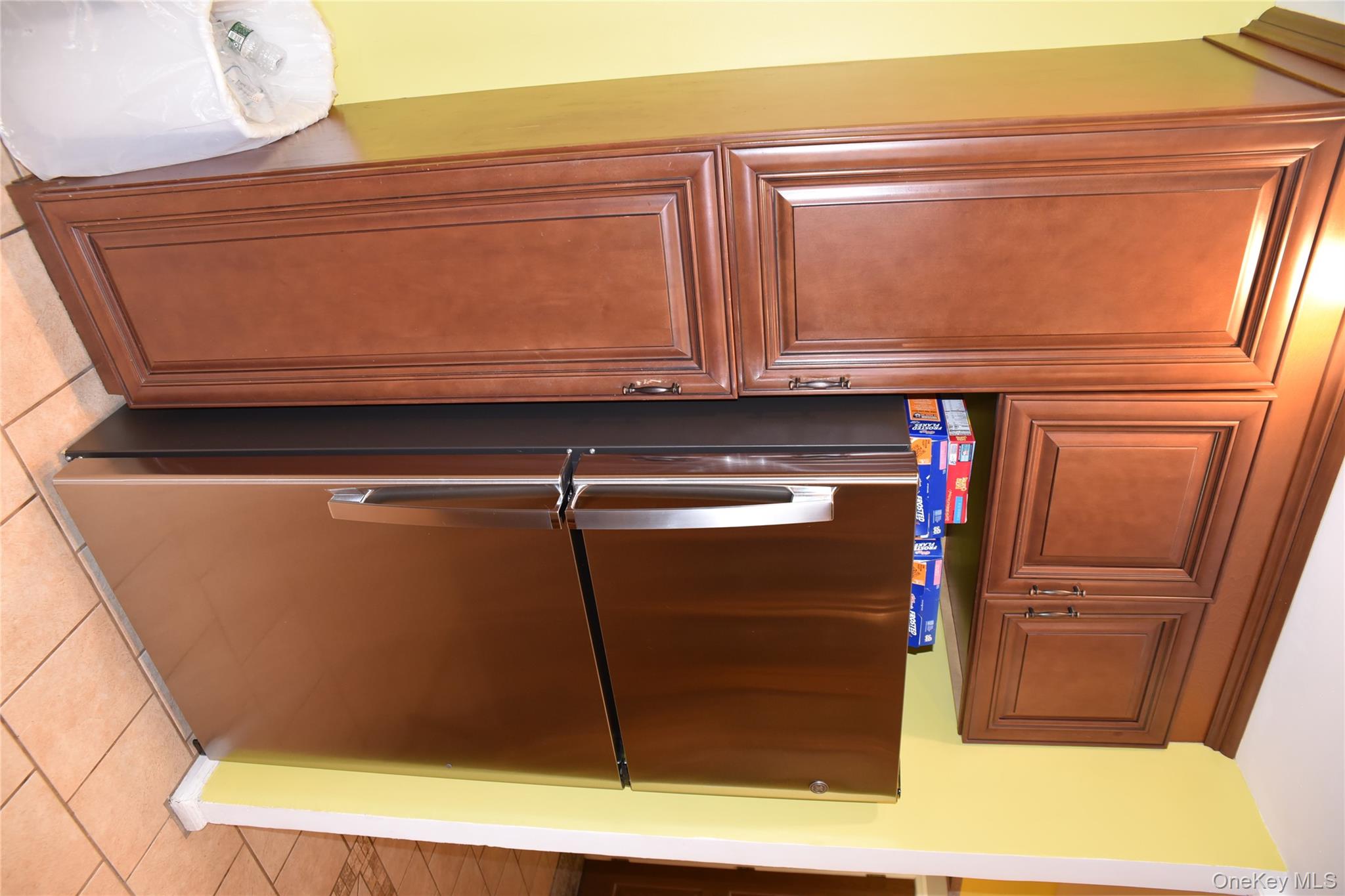 #12 photo, 806 Waring Avenue, Bronx , NY 10467