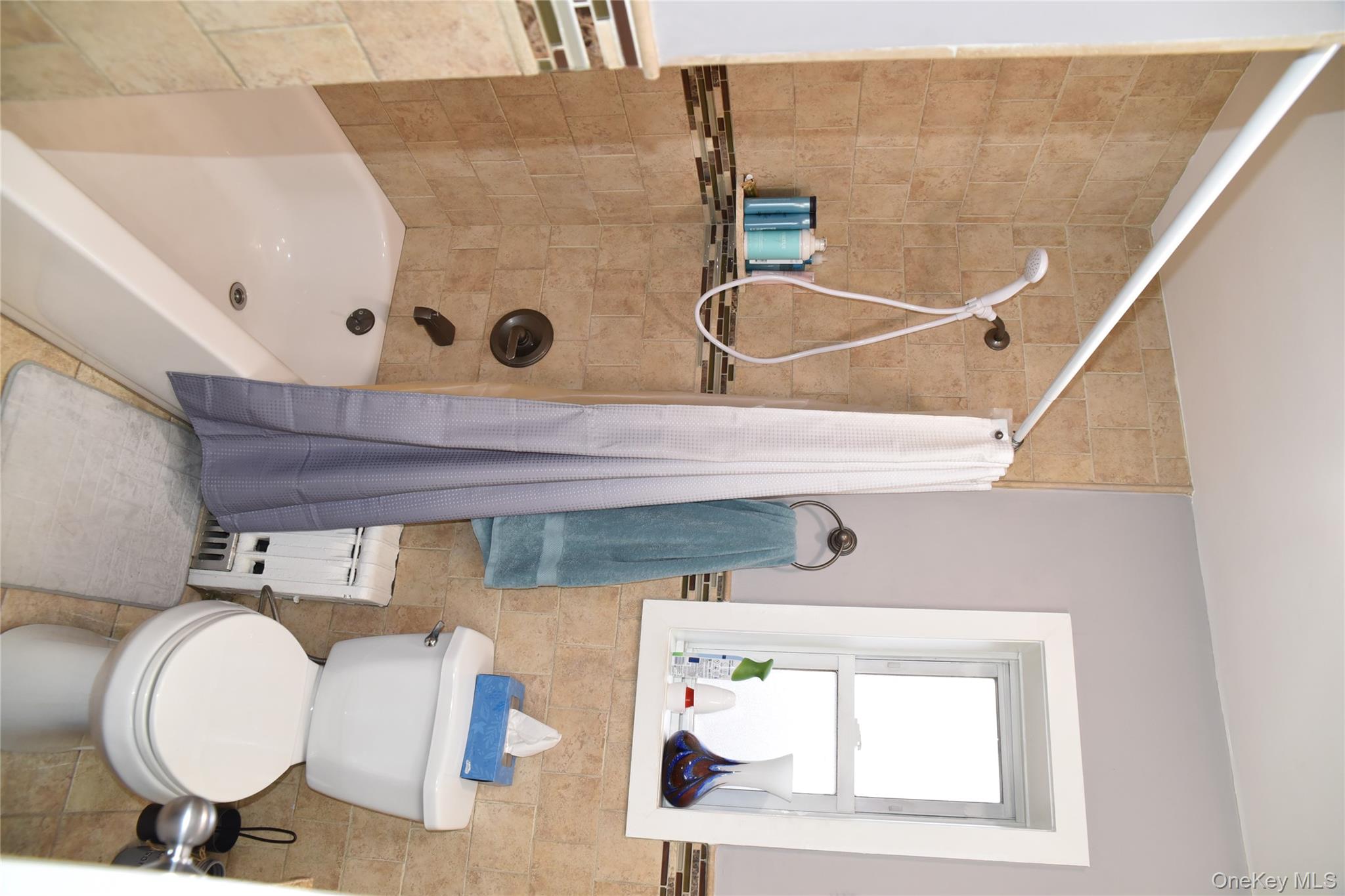 #14 photo, 806 Waring Avenue, Bronx , NY 10467