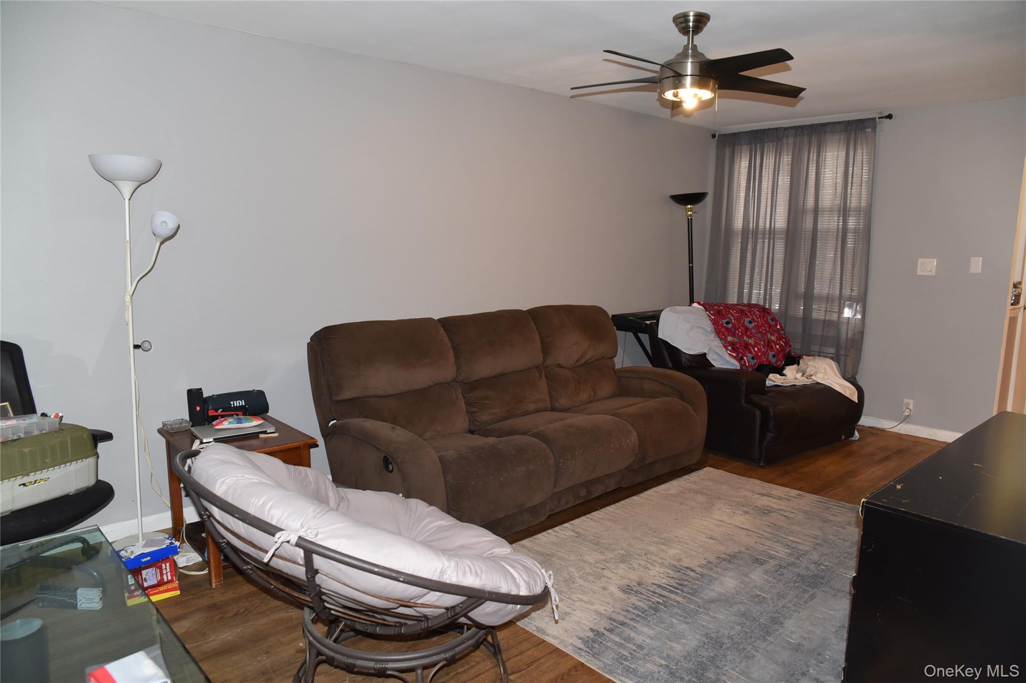 #16 photo, 806 Waring Avenue, Bronx , NY 10467