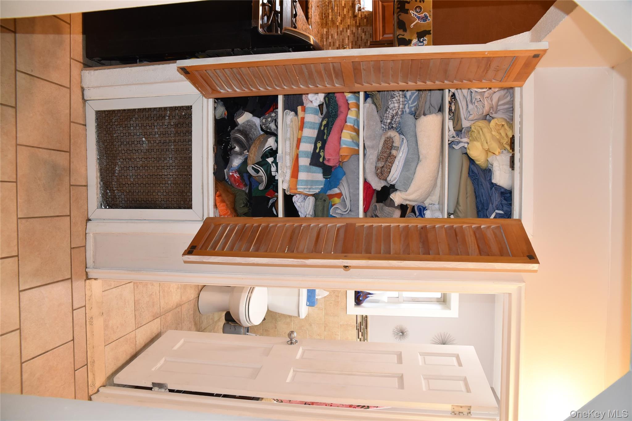 #18 photo, 806 Waring Avenue, Bronx , NY 10467