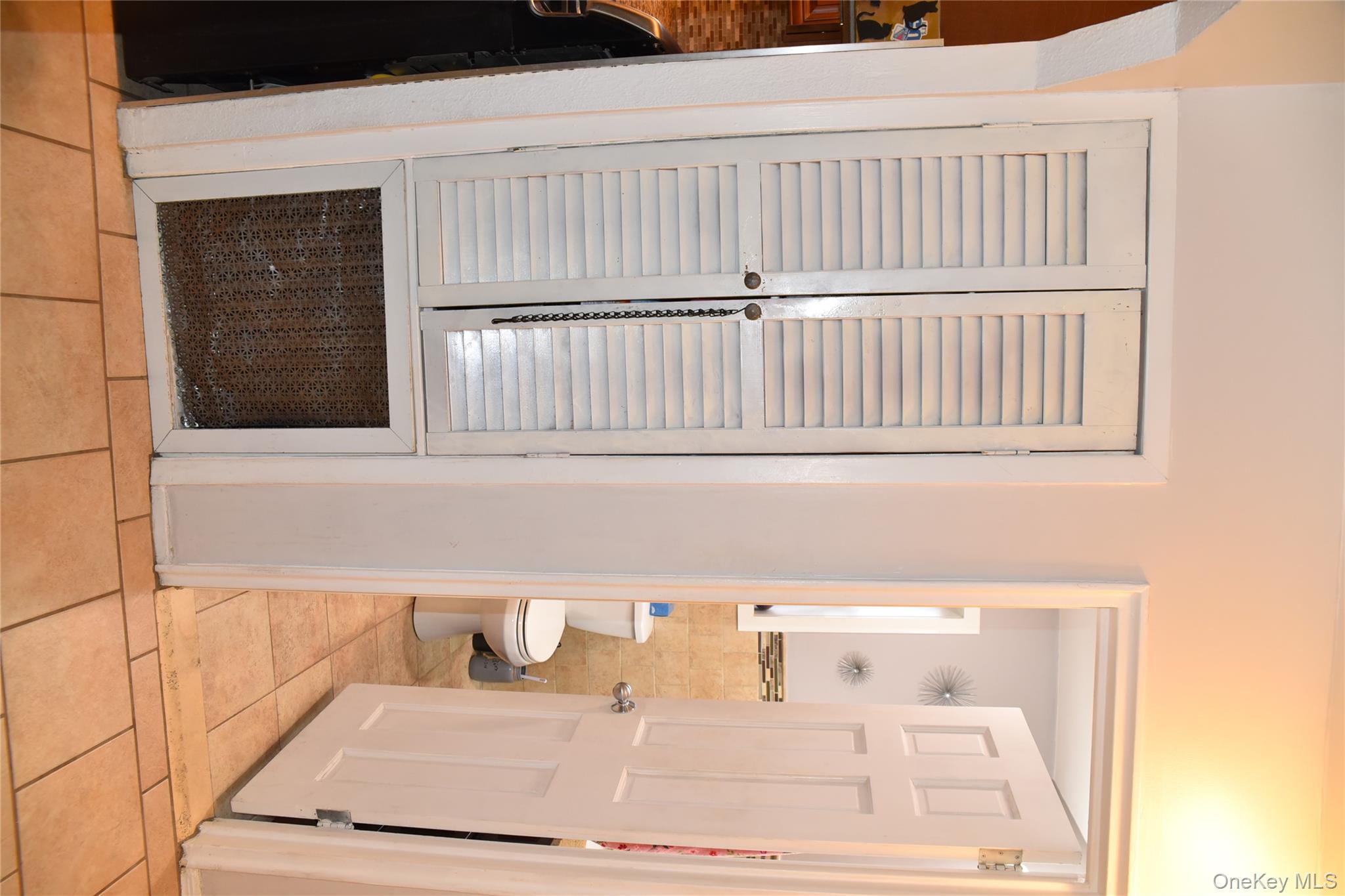 #19 photo, 806 Waring Avenue, Bronx , NY 10467