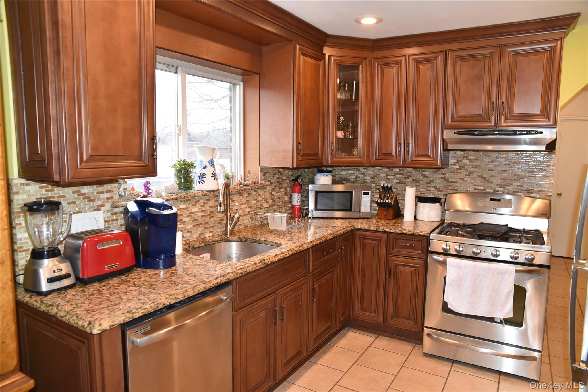 #9 photo, 806 Waring Avenue, Bronx , NY 10467