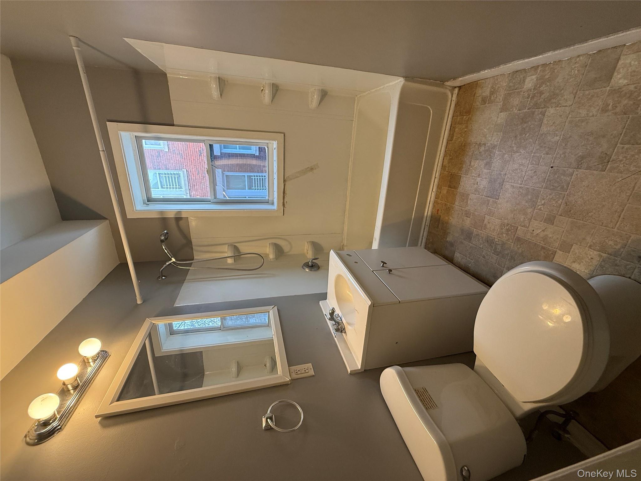 #10 photo, 60 Carroll Street, Poughkeepsie , NY 12601