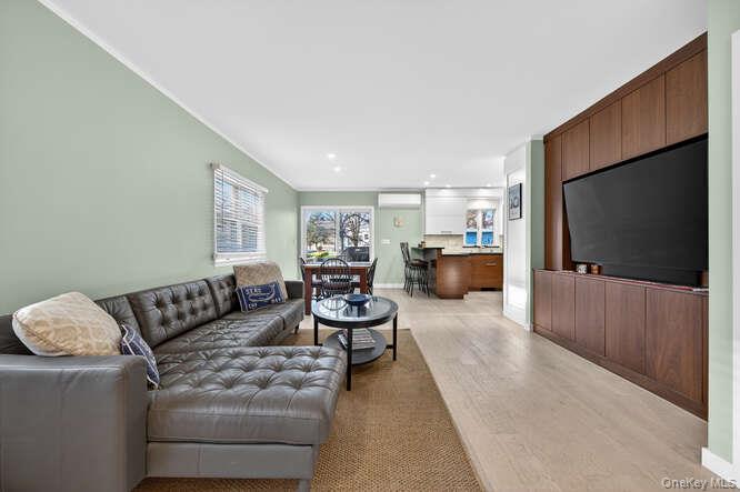 #7 photo, 22 Bay Beach Avenue, 롱 아일랜드 Bayville , NY 11709